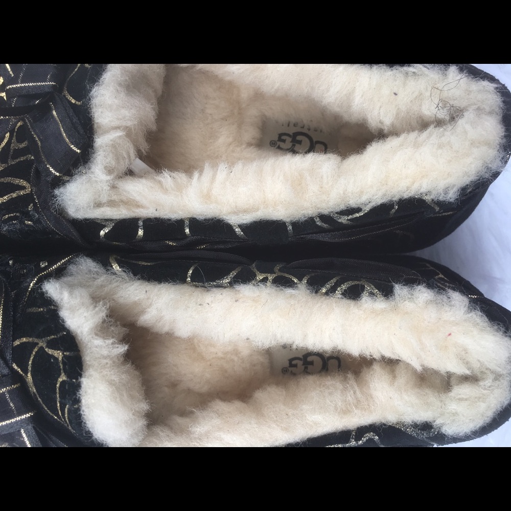 Limited Edition UGG moccasin slippers! - Picture 8 of 8